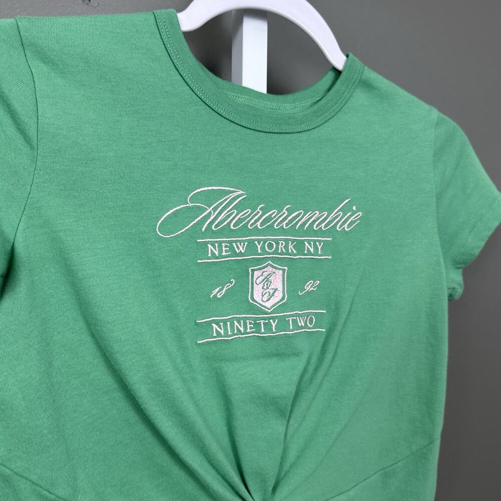 Abercrombie Kids Green Twist Front Graphic T Shirt Crop Top Size 7/8 Preppy - Picture 3 of 7